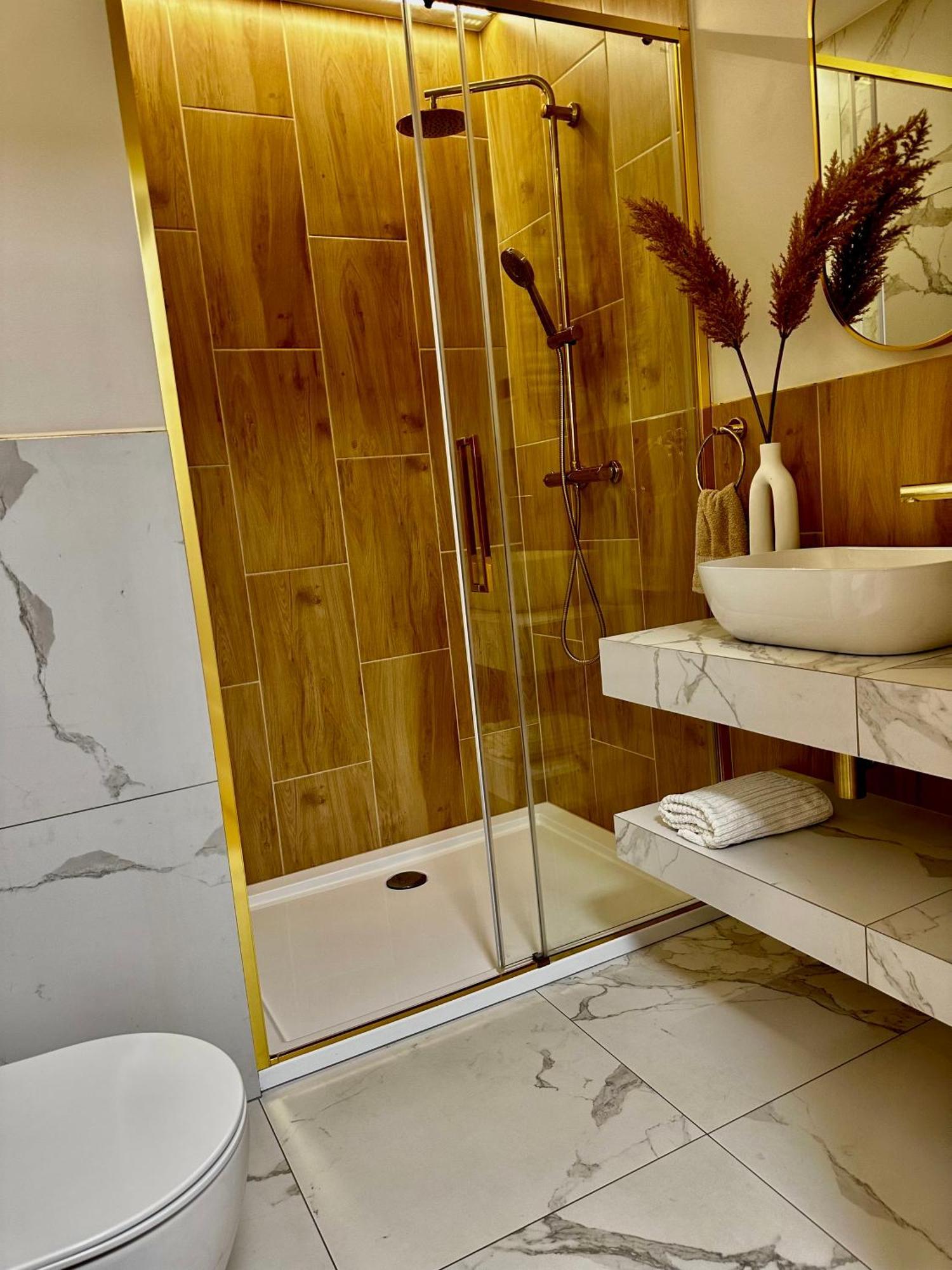 Apartamenty Kielce- Klonowa Nad Zalewem, 1-14 Osob, Faktura, Parking, Centrum エクステリア 写真